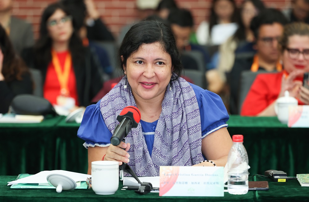 �����߶�ʫ���������˹���ȡ������ǡ��Ű�����˹